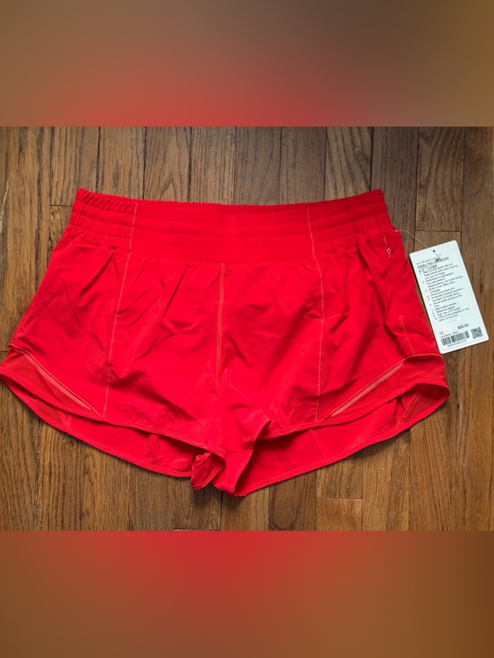 NWT Lululemon Hotty Hot HR (high rise)
Short 2.5" Hot Heat Red Size 12